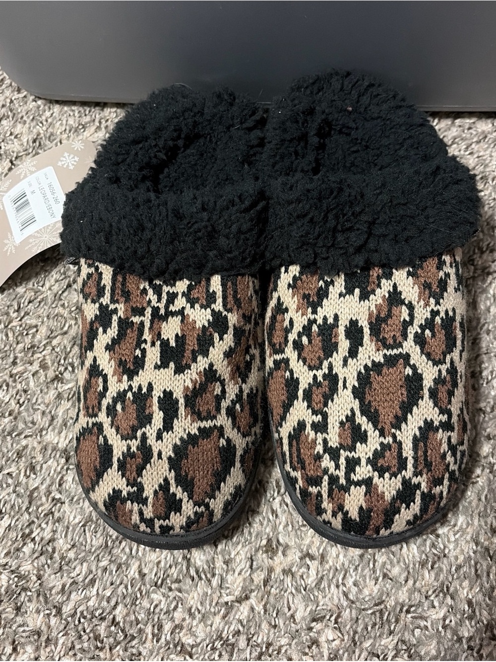 Muk Luks Cream and Black Patterned Women's Slippers